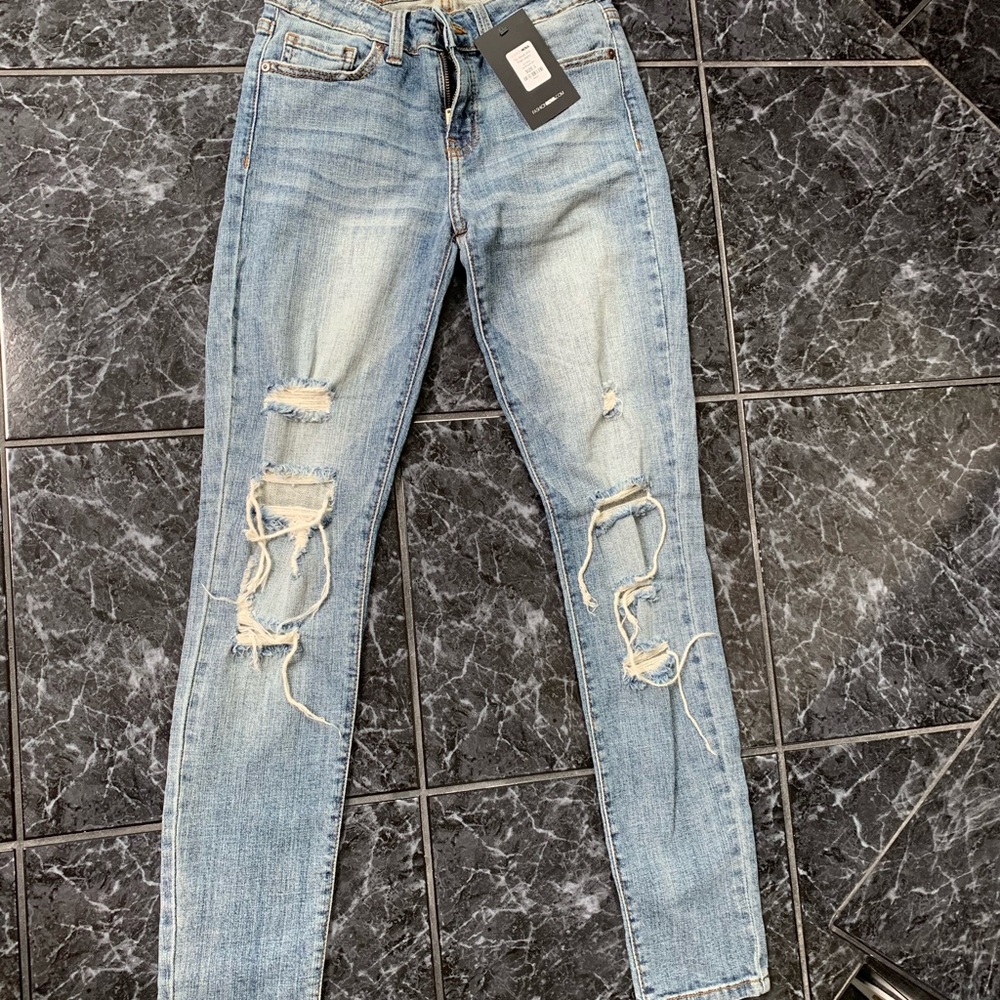 Distressed Denim skinny Jeans